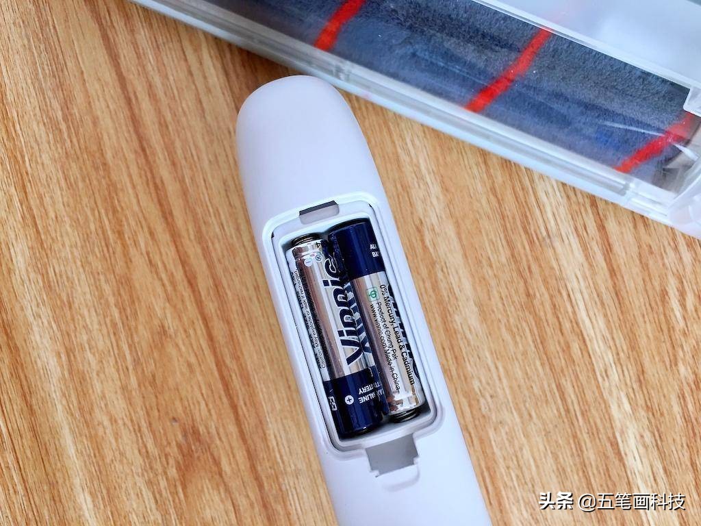 滚刷都能自清洁，那脏污哪里去了？洒哇地咔无线地面清洗机初体验