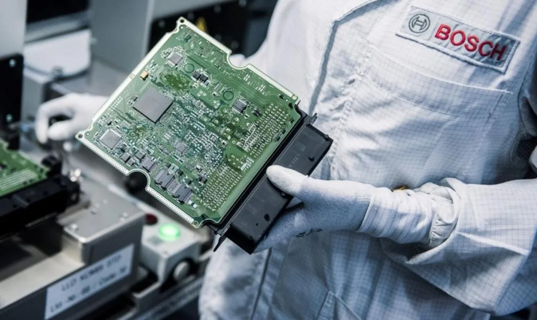 小鹏p5交付减配毫米波雷达,"芯片荒"引发行业变革