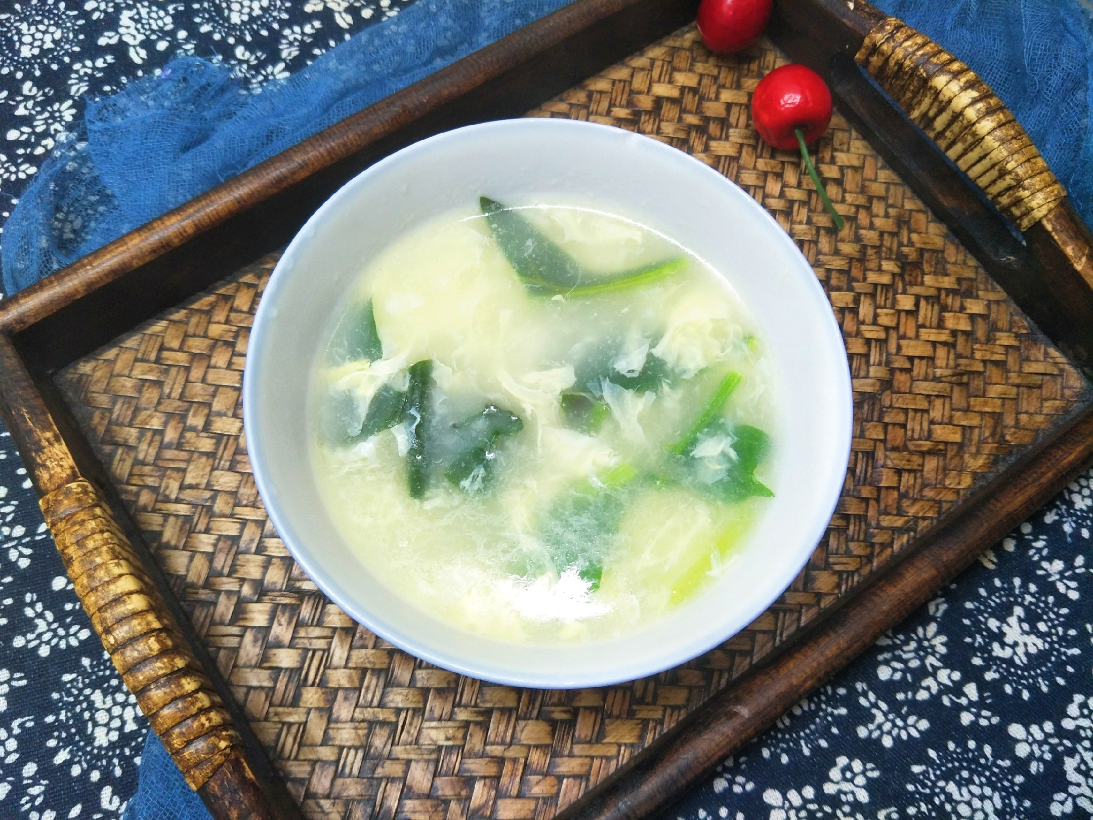 天冷喝碗暖身菠菜汤，鲜香好喝又营养！