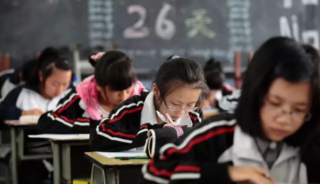 中考分流一半学生只能读职高？还有方法能补救，家长不必过分忧虑