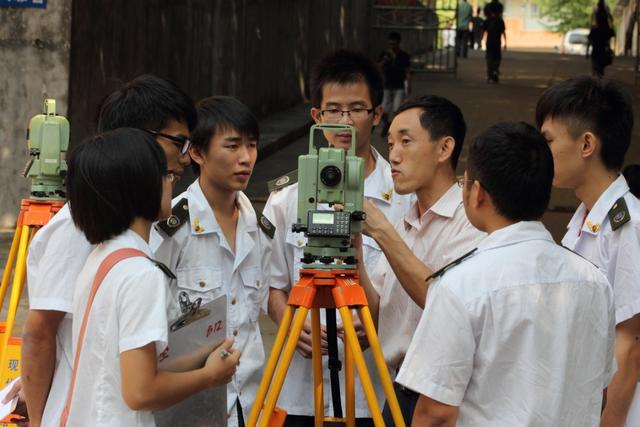 高考滑档先别惊慌，还有征集志愿可以补录，这所学校缺额上千个