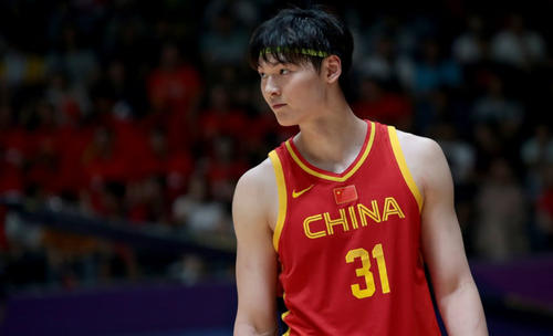 nba现在为什么打小球虎扑(小球对男篮影响不大，内线依旧被重视，国际比赛不等同NBA)