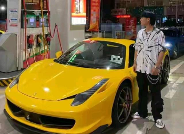 疯狂小杨哥里的父母是真的吗大杨哥小杨哥个人资料结婚了吗