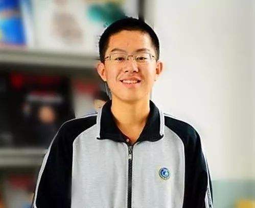 高考全省裸分最高，状元自述：没有天赋，靠这三点考进清华
