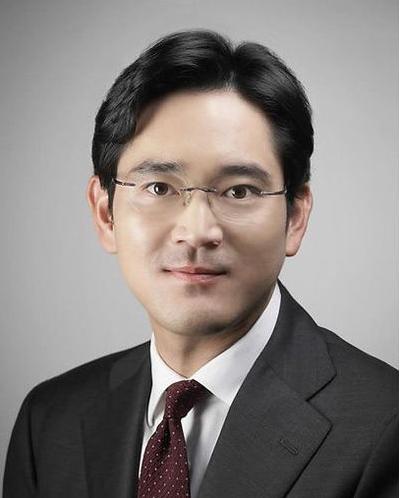 三星家族的幺女李尹馨排行最末,也是李健熙最疼爱的小女儿,因为哥哥