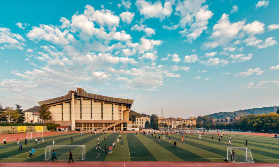 坐享5A级景区，坐拥3条专属地铁线，湖南这所高校获《人民日报》认证！