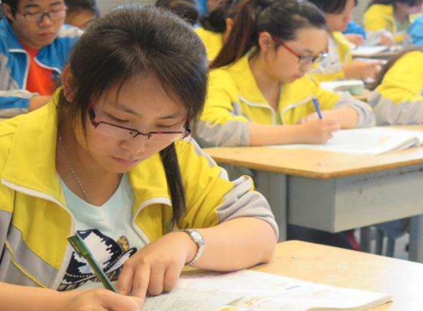 高考仅385的她，却被世界500强争抢，专科生是如何逆袭的？