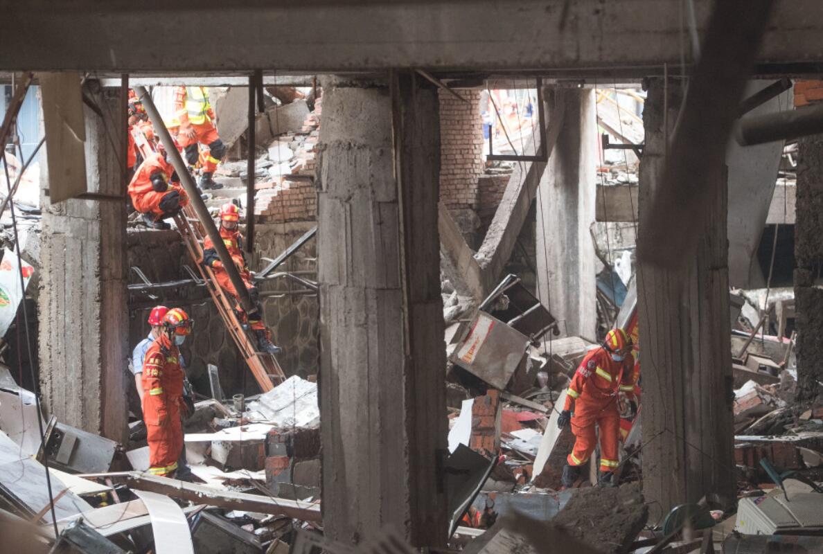 湖北十堰燃气爆炸致多人死亡 汽车气罐安全引关注