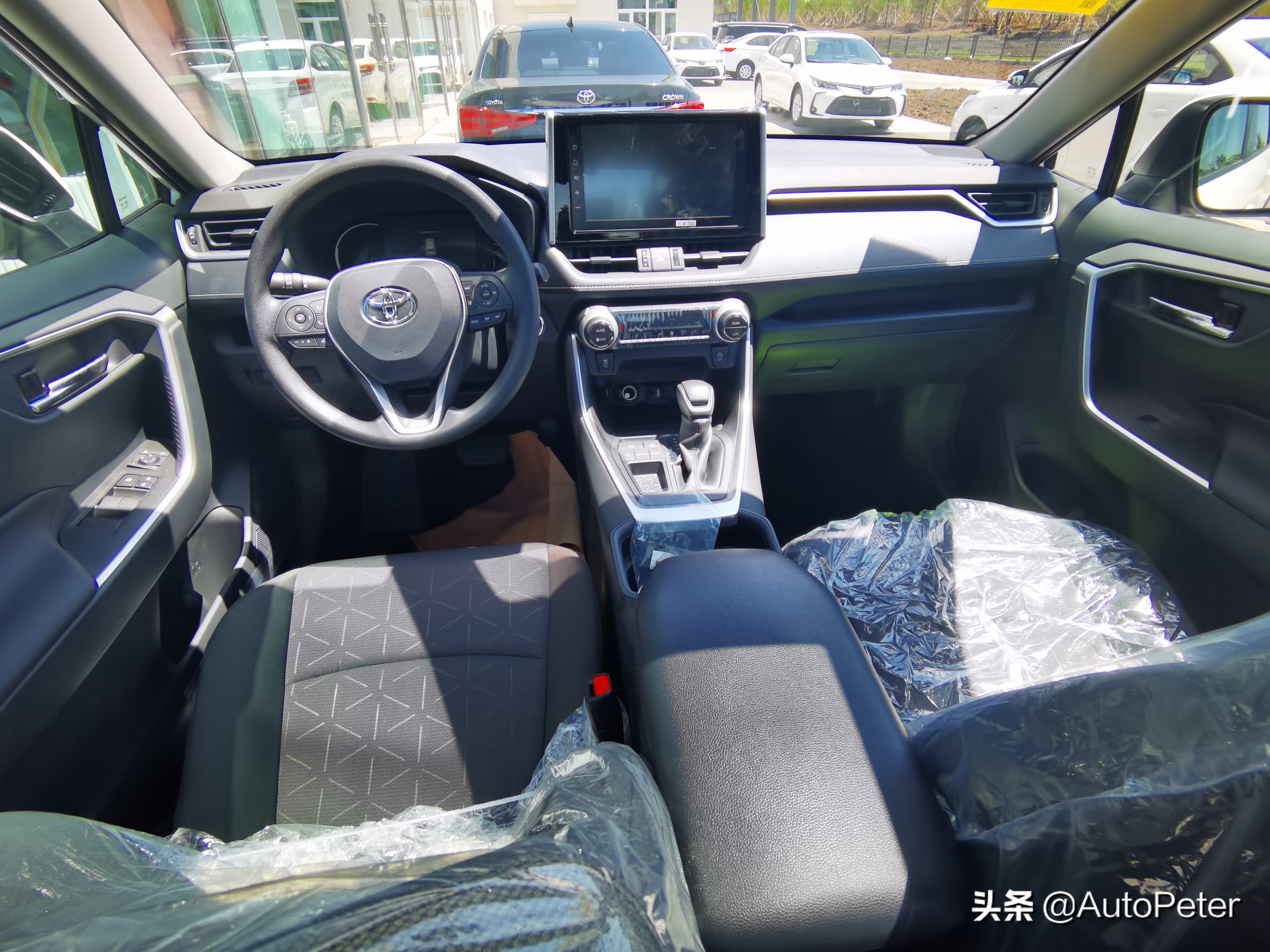 更有“活力”的都市SUV，丰田RAV4荣放