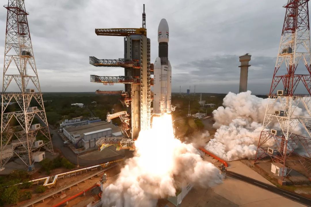 印度幻想成为“航天大国”，直播发射巨型火箭，如今却无地自容