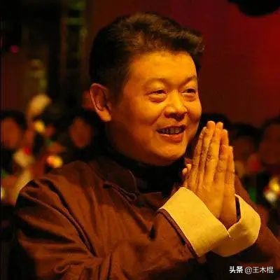 傅彪是位大器晚成的演員.