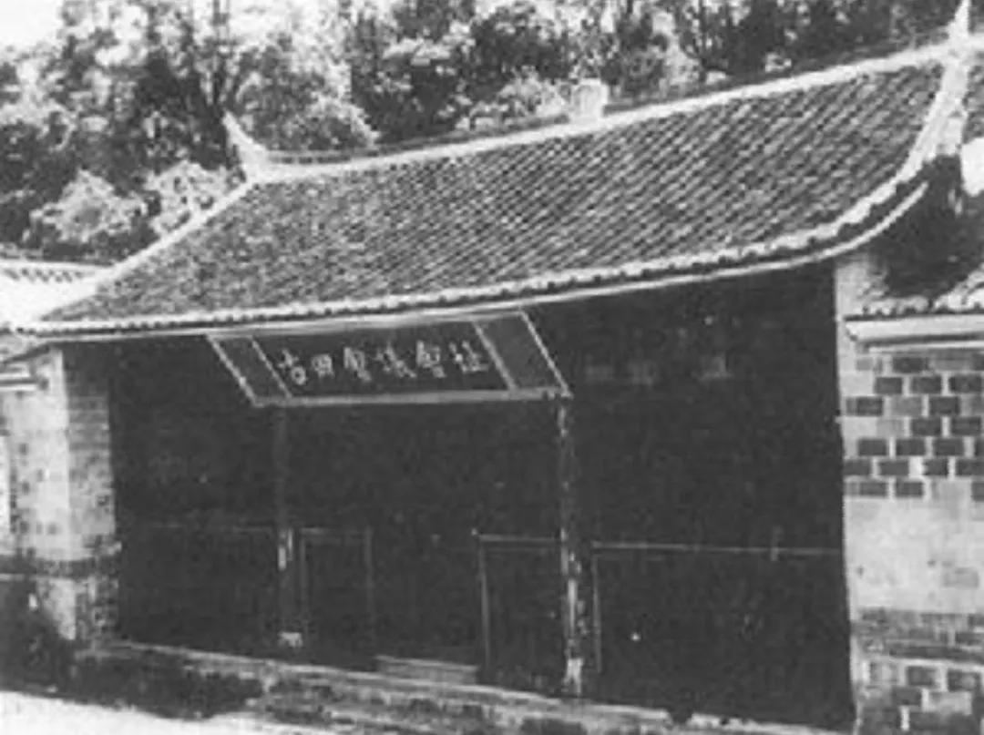 毛主席请陈毅吸烟，他说：戒了，毛主席：你有志气啊