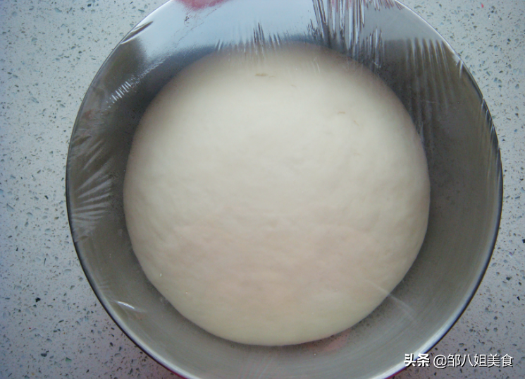 包肉包子，学会和面和调馅，牢记几个窍门，包子鲜香松软比买的好