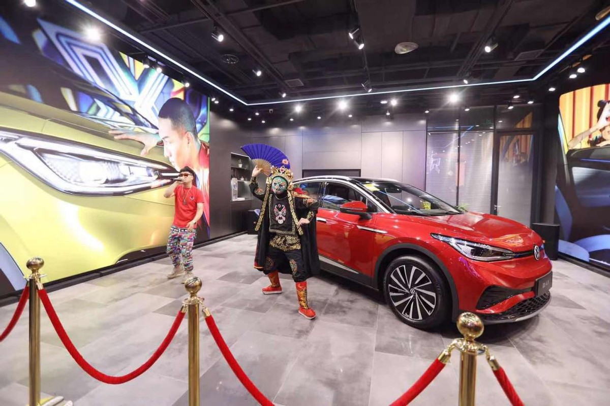 上汽大众ID.Store百事达华众在“渝”首店盛大开业