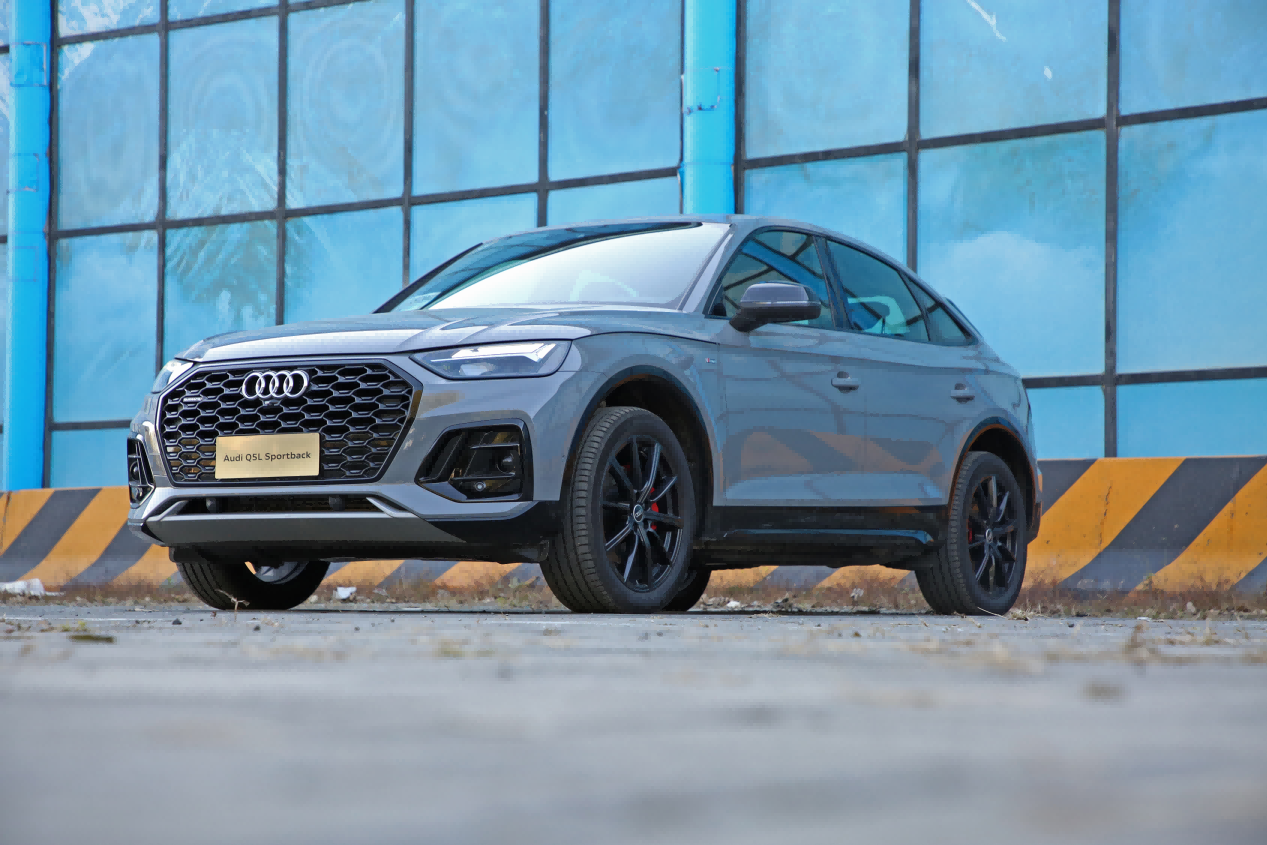 张扬的实用主义者 试驾奥迪Q5L Sportback