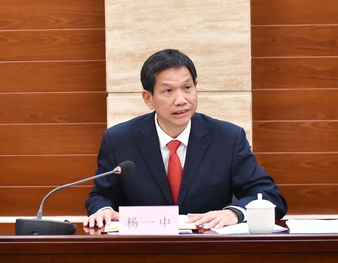​市五届人大常委会第四十八次会议举行第一次全体会议