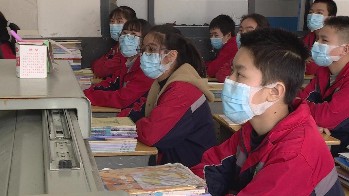 家庭教育VS学校教育，哪一个对学生更负责，看二者如何巅峰对决