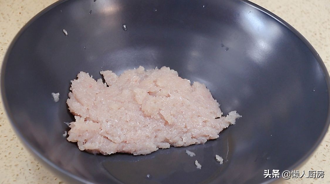 天冷了，我家隔天就用这鱼做鱼丸，每个鱼圆下锅都漂浮，别不会吃