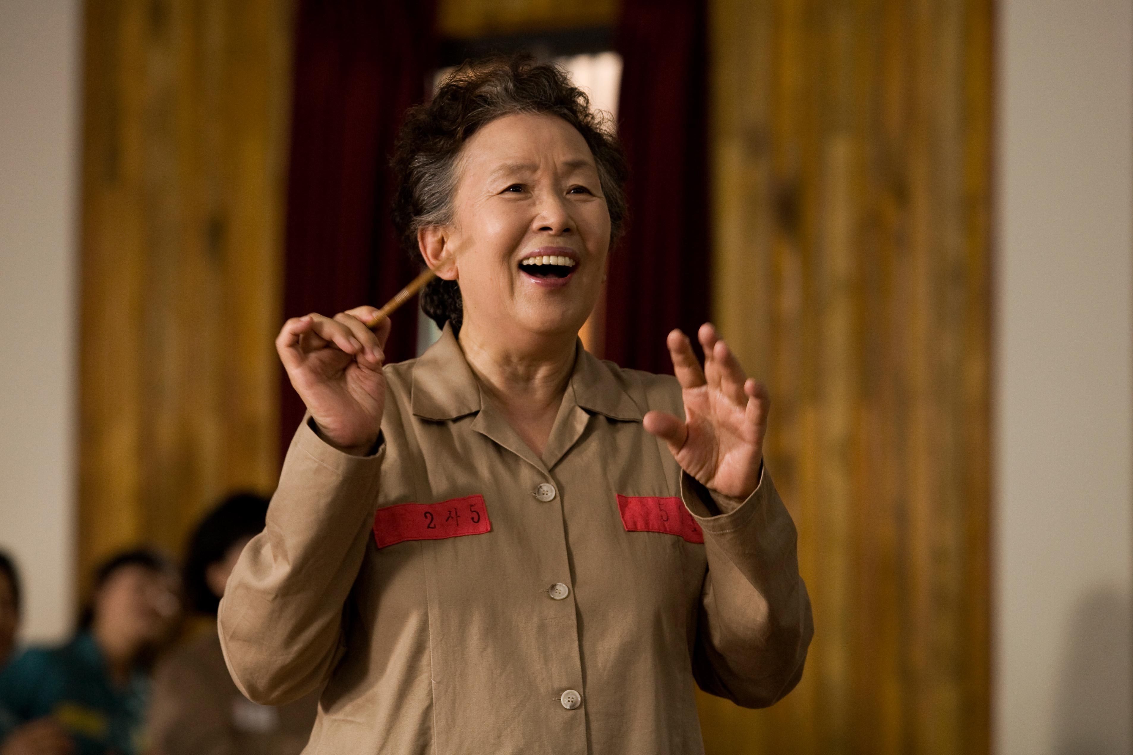 记录韩国女监的催泪片，女犯人狱中产子，为了出去她开始学唱歌