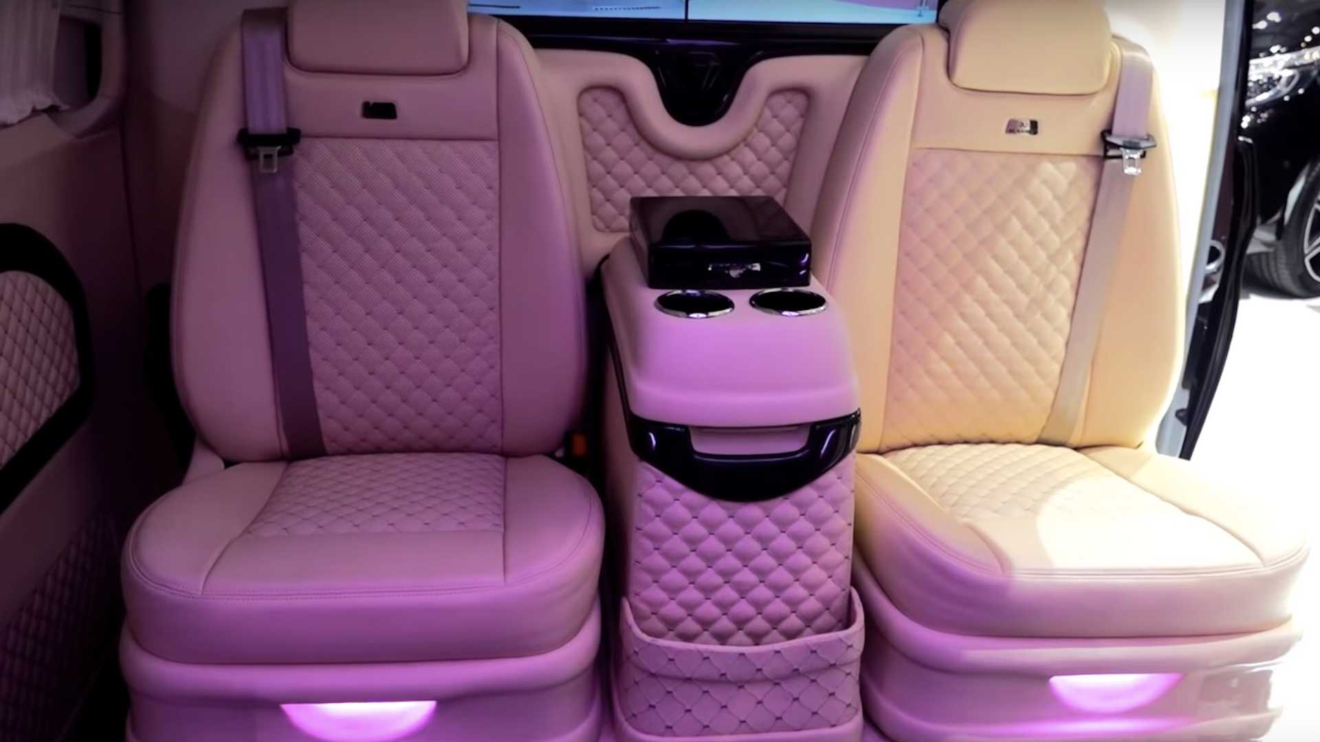 klassen改装的奔驰v级豪华商务车,后排拥有奔驰s级的豪华感觉