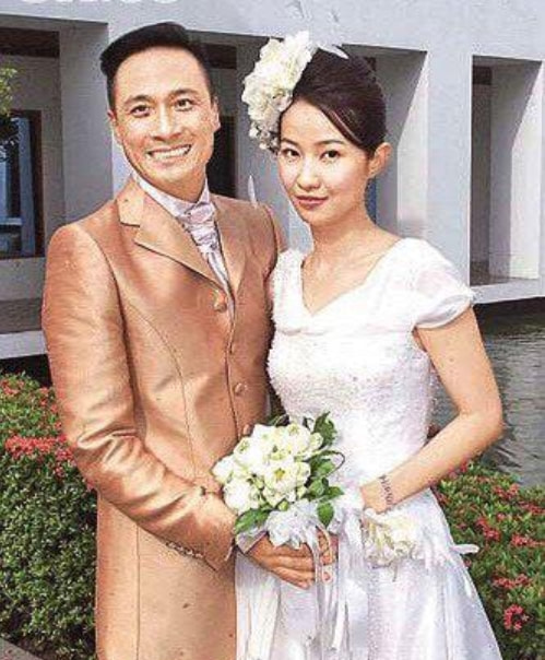 爱上何家劲,甩了吴镇宇,"紫衫龙王"李婉华的操作一言难尽