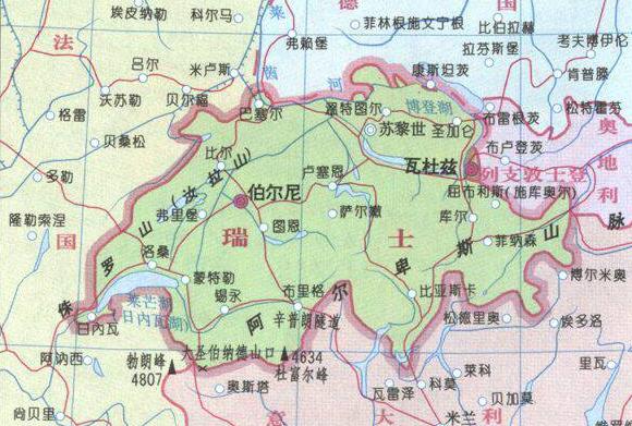雪山巍峨，湖水澄澈，瑞士风光如画，尽享自然静谧之美。
