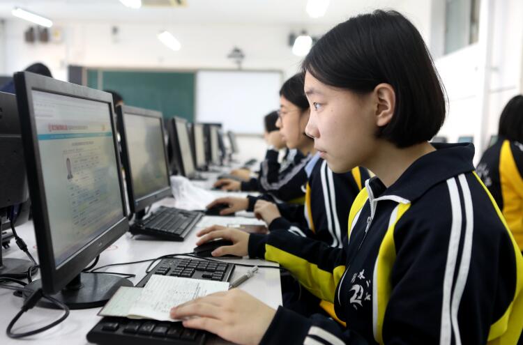 高考体检要脱衣服吗（多省公布22年高考体检时间）