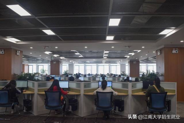 建筑面积52217平米，纸质馆藏255万册！世界读书日，打卡江苏这座