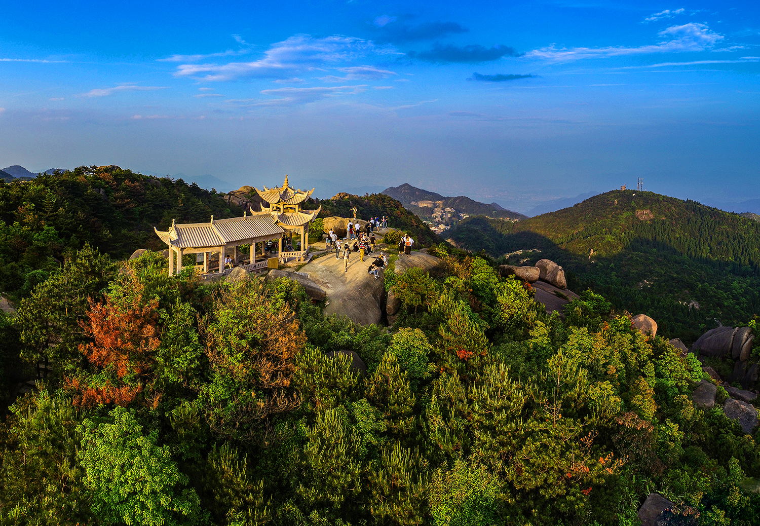 温州登山游，瞰“一览众山小”的豪情美景，再去山间觅野趣