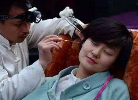 为什么你的耳朵常会发痒？医生：可能暗示这6个问题，千万别忽视