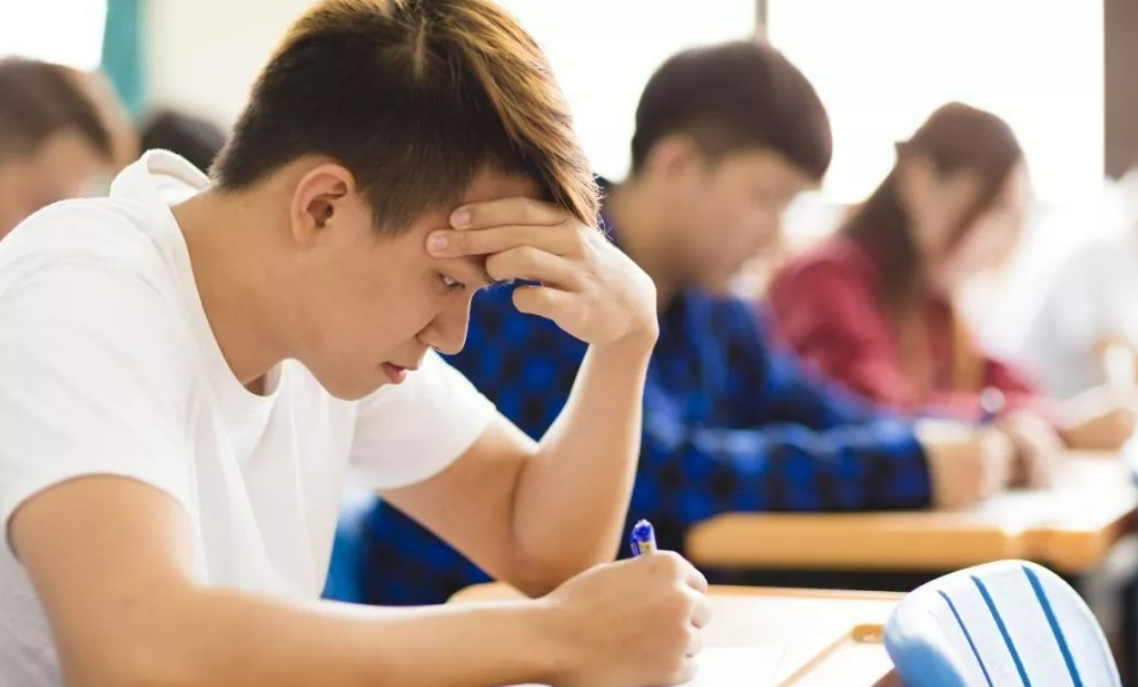 大学校园中的“潜规则”，新生很容易入坑，别等吃亏了才后知后觉