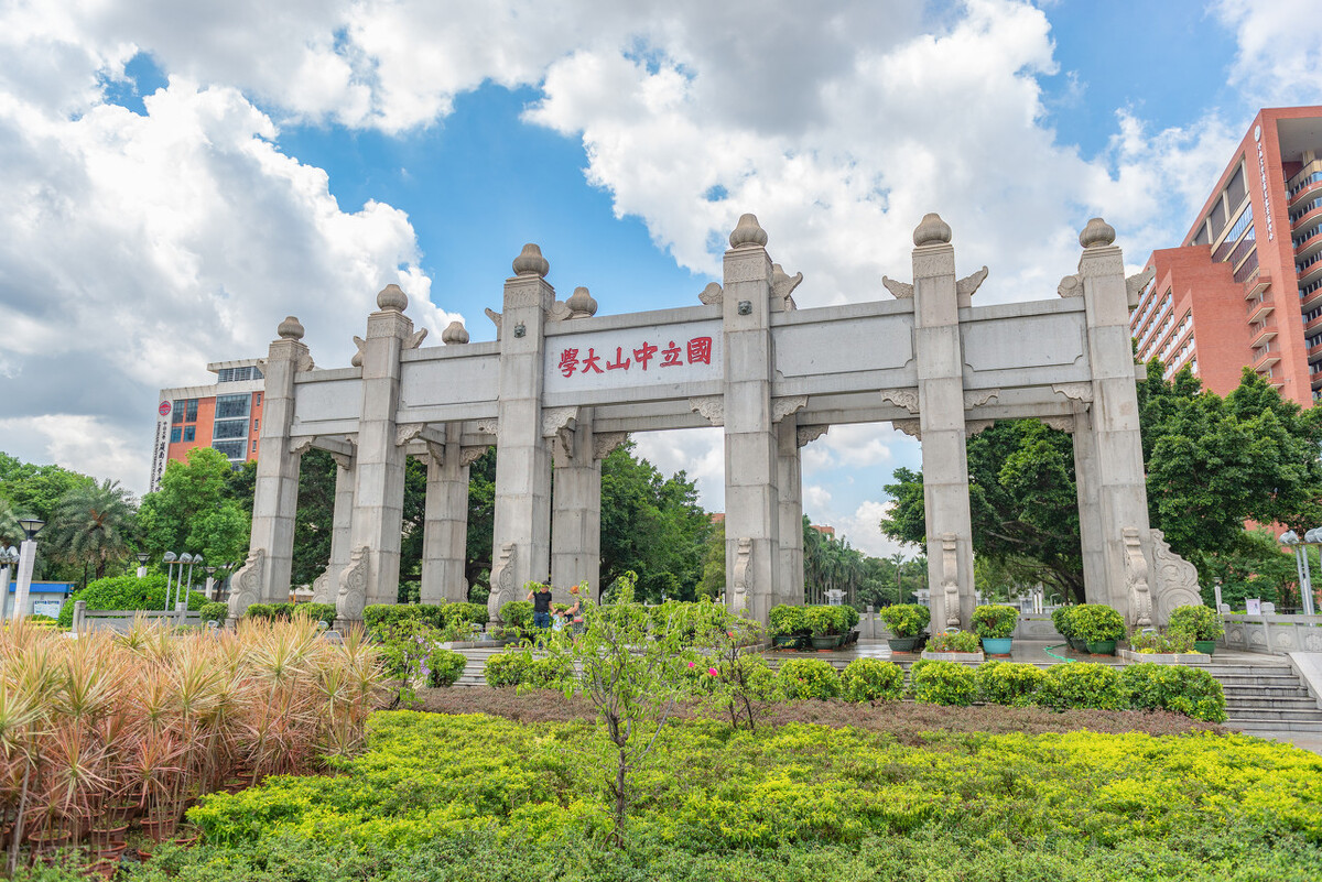 605分上一流“985”大学，江西理科生笑了，文科生却有苦难言