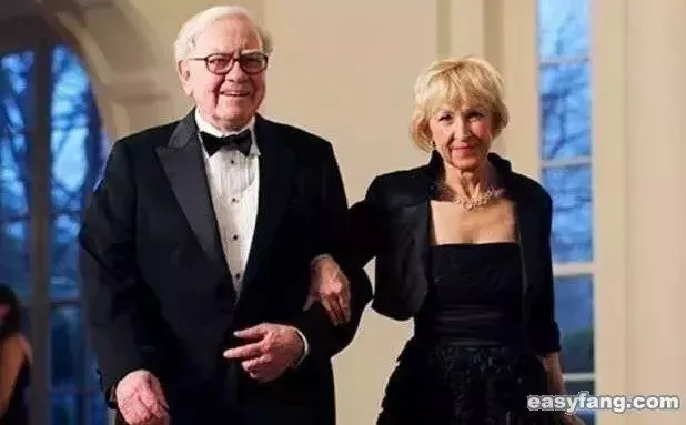 巴菲特为什么能同时有两个老婆？