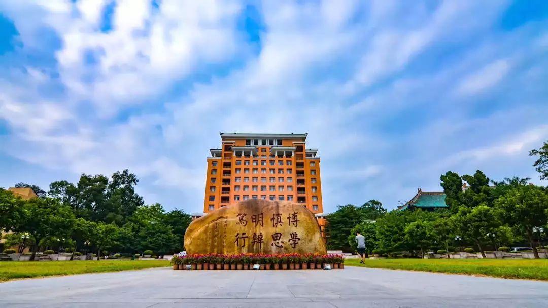 华南理工大学公布拟录取名单，初试最高418分，复试线却一直降