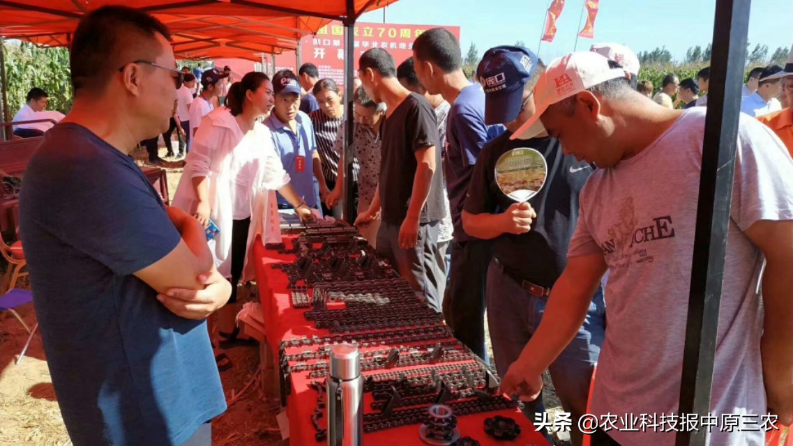 規(guī)模盛大！第二屆華北農(nóng)機(jī)地頭展在中國龐口成功舉行