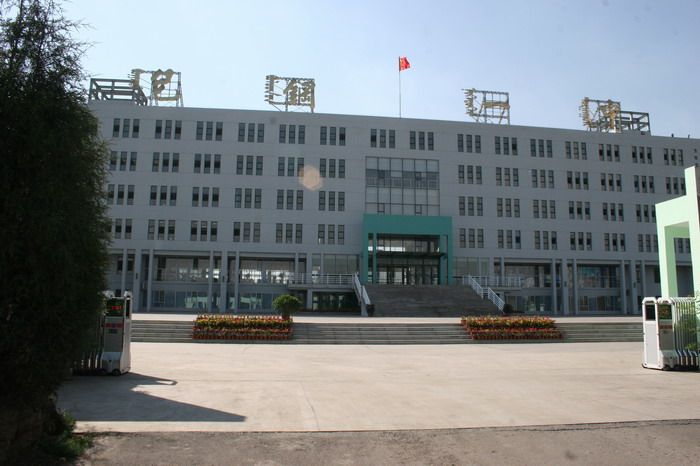 内蒙古名牌中学，入选“全国百强中学”，录取率达90%，首选