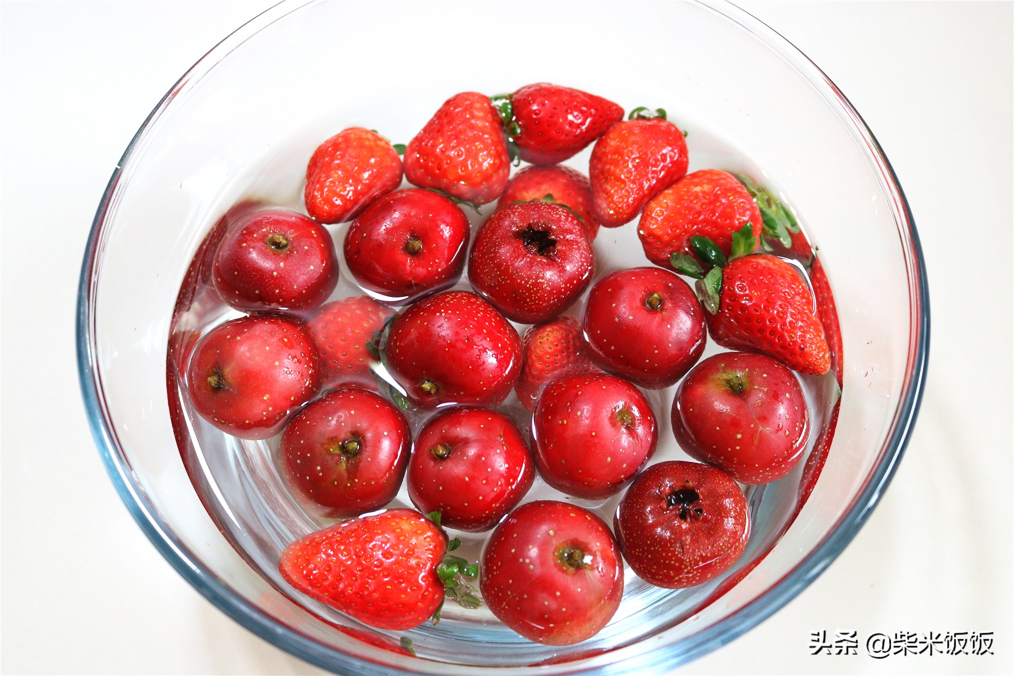 别买糖葫芦了，自己做很简单，嘎嘣脆不粘牙，实惠又好吃