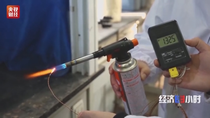 鸡蛋30米高处摔下不破、汽车撞墙几乎无损伤、钢板千度烧不透...是真的吗？