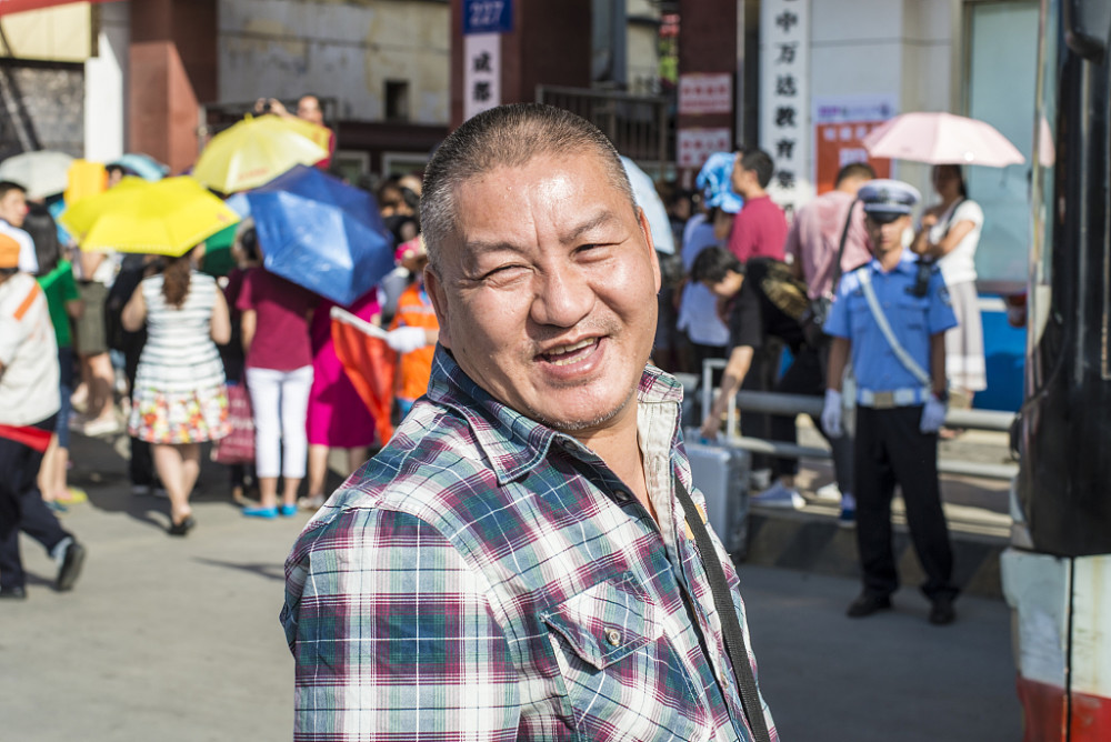 “高考最牛钉子户”，54岁大叔高考25次，年入百万却想追梦川大