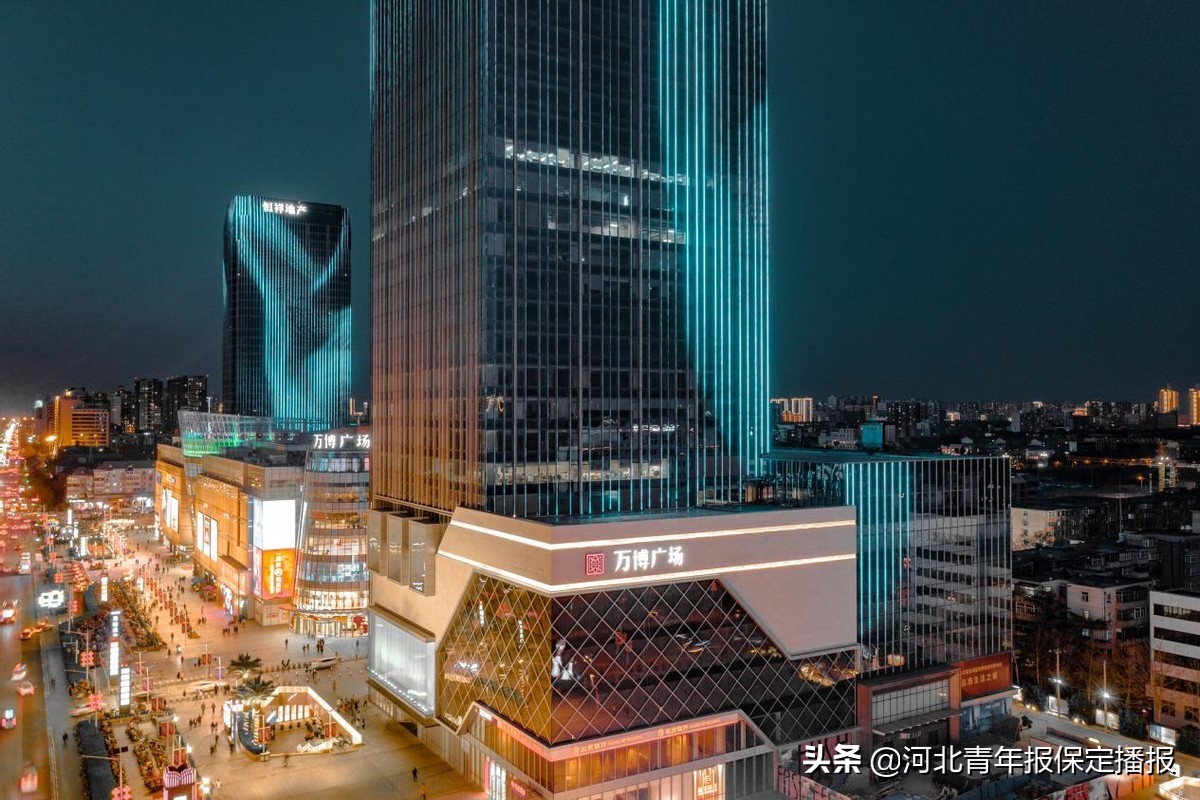 300余商户 创意造型花车,保定"万博七点钟"燥起