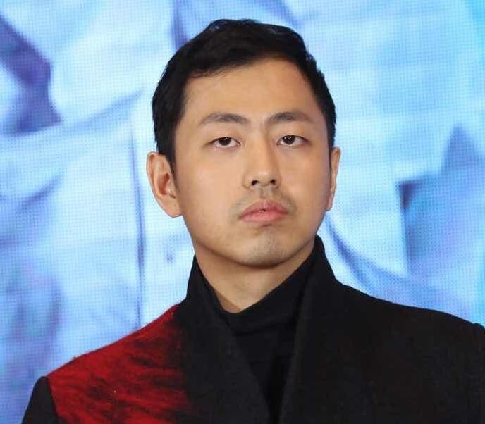 清华毕业生王昱珩，不上班在家中做自由职业，与女儿惬意生活