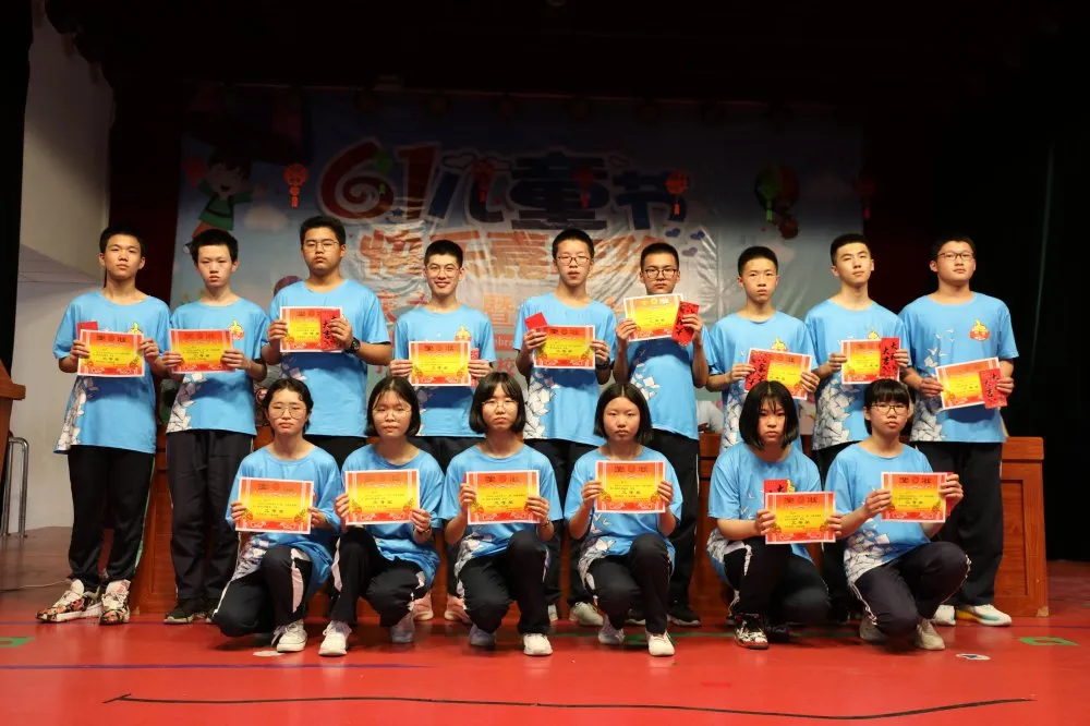 宁德市实验学校：坚守28天，中考的胜利将属于我们——初三年段举行中考市质检表彰大会和家长会