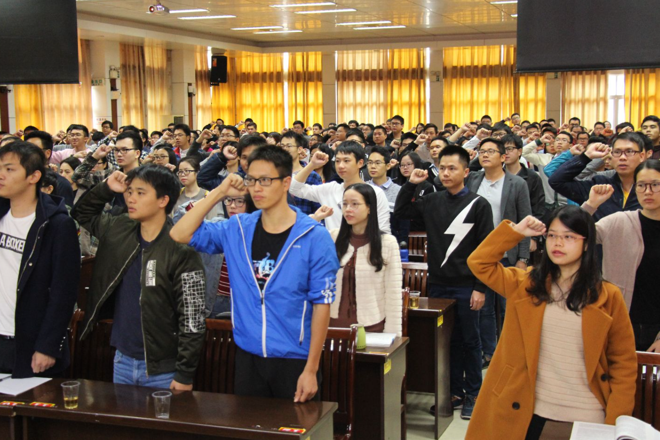 公务员迎来新变化，报考年龄或突破35岁门槛？往届生的机会来了？