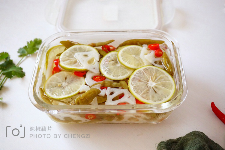 天冷腌泡椒教程：简单几步制作酸辣开胃泡菜