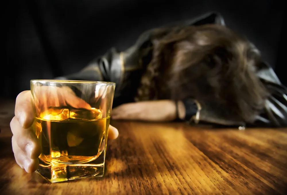 如何從酒後看男人性格,酒後見人品還真不是騙人的 如何脫單 第2張-戀愛小秘書-娜米 如何從酒後看男人性格,酒後見人品還真不是騙人的 如何脫單 第2張
