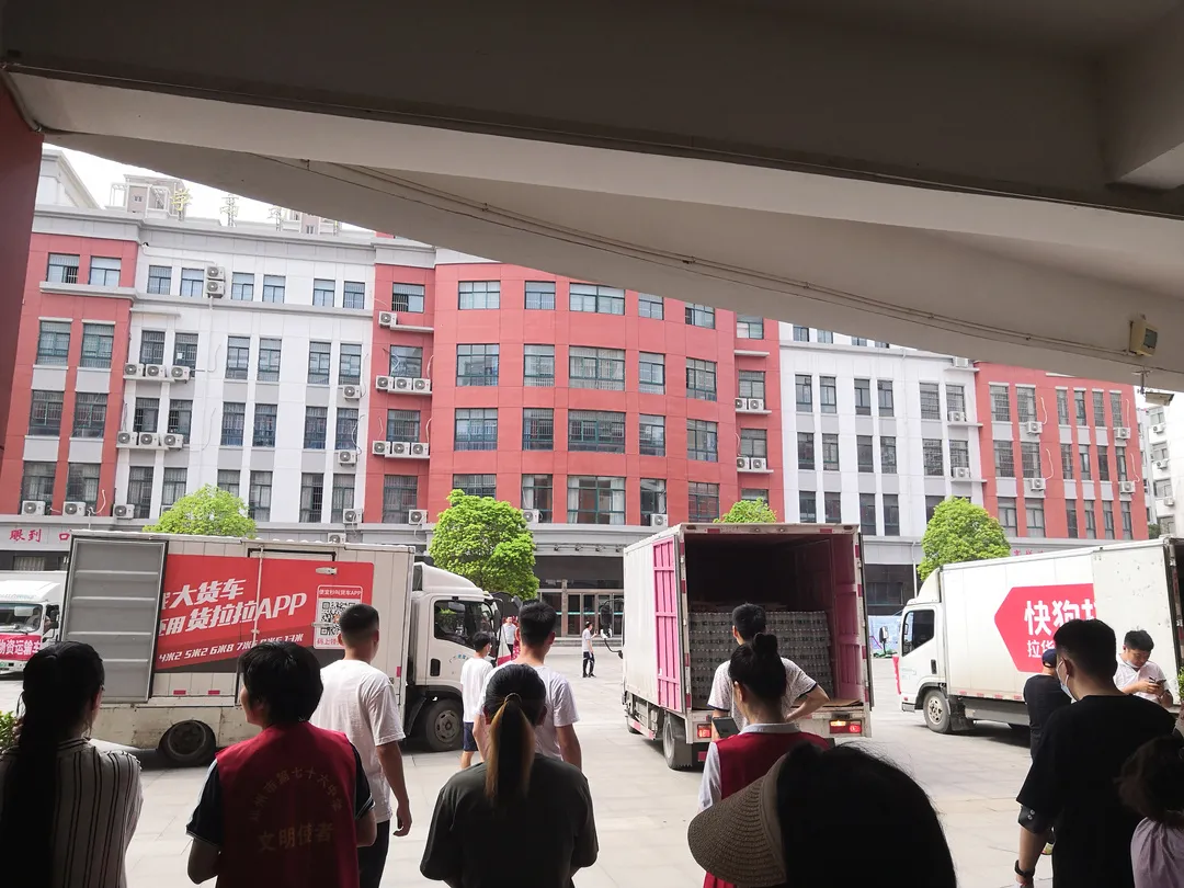 农大人的身影在前，我们“豫”难而上