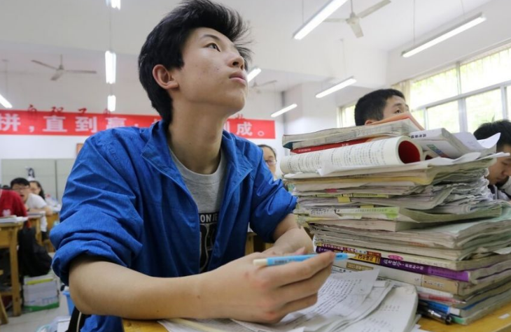 初中生“发型标准”公布，男生接受度很高，女生被新发型丑哭