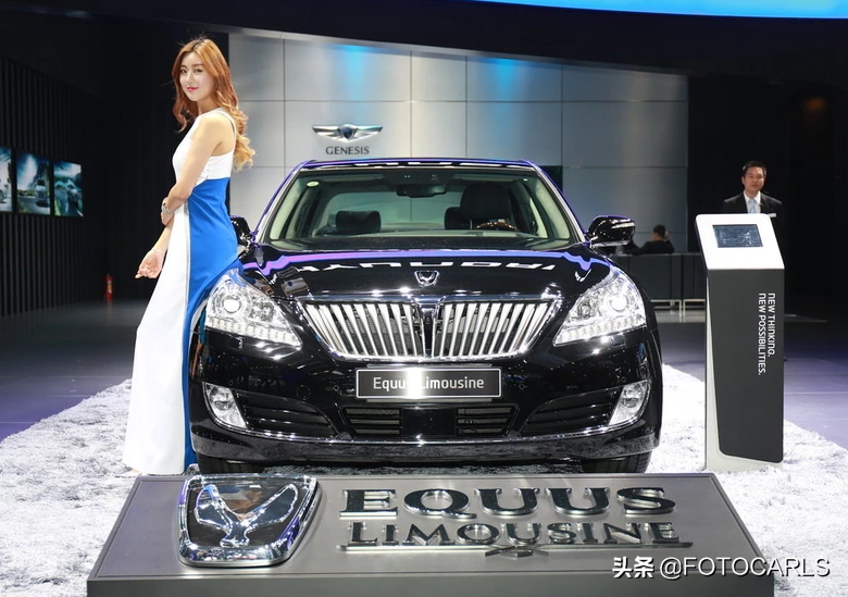 售价105.8万！现代雅科仕3.8 V6加长旗舰实拍，后排座椅太抢眼了