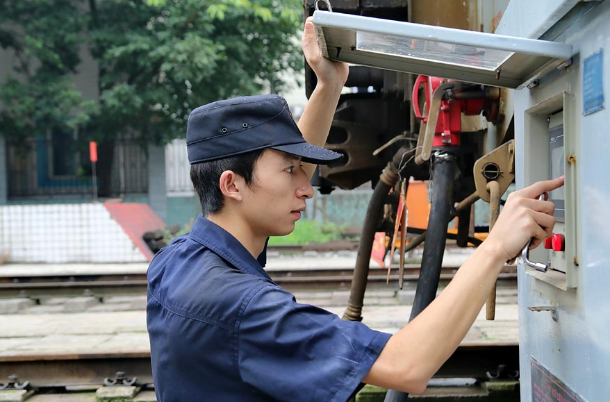 在铁路方面有发展的5个专业，待遇好薪水高，毕业或能端起铁饭碗