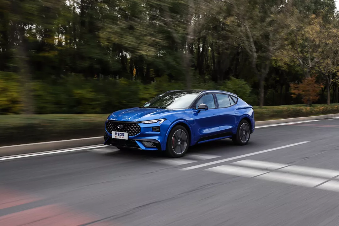 238马力+8AT！颜值不输宝马X4，这辆SUV福特EVOS本月上市